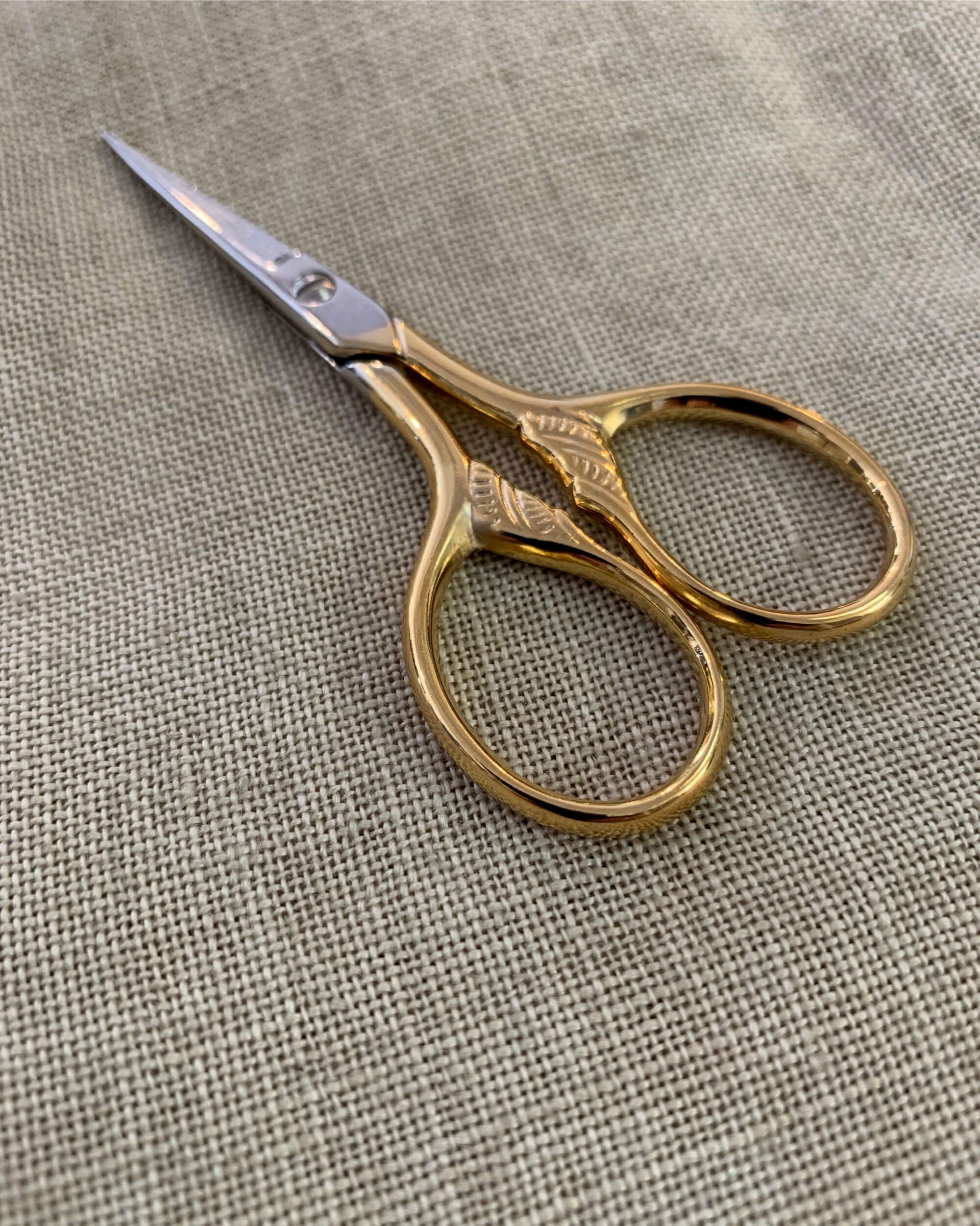 Lion Scissors Lion Tail Embroidery Scissors – Broomfields & Co